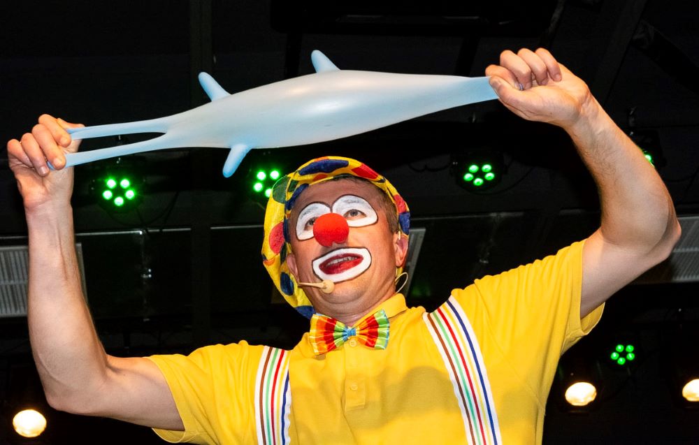 najlepszą atrakcją dla dzieci na imprezy są super pokazy dla dzieci organizowane przez prawdziwego klauna